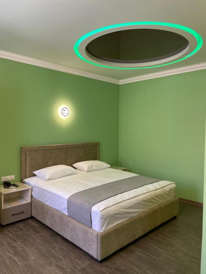 Central Hotel Гюмри Экстерьер фото