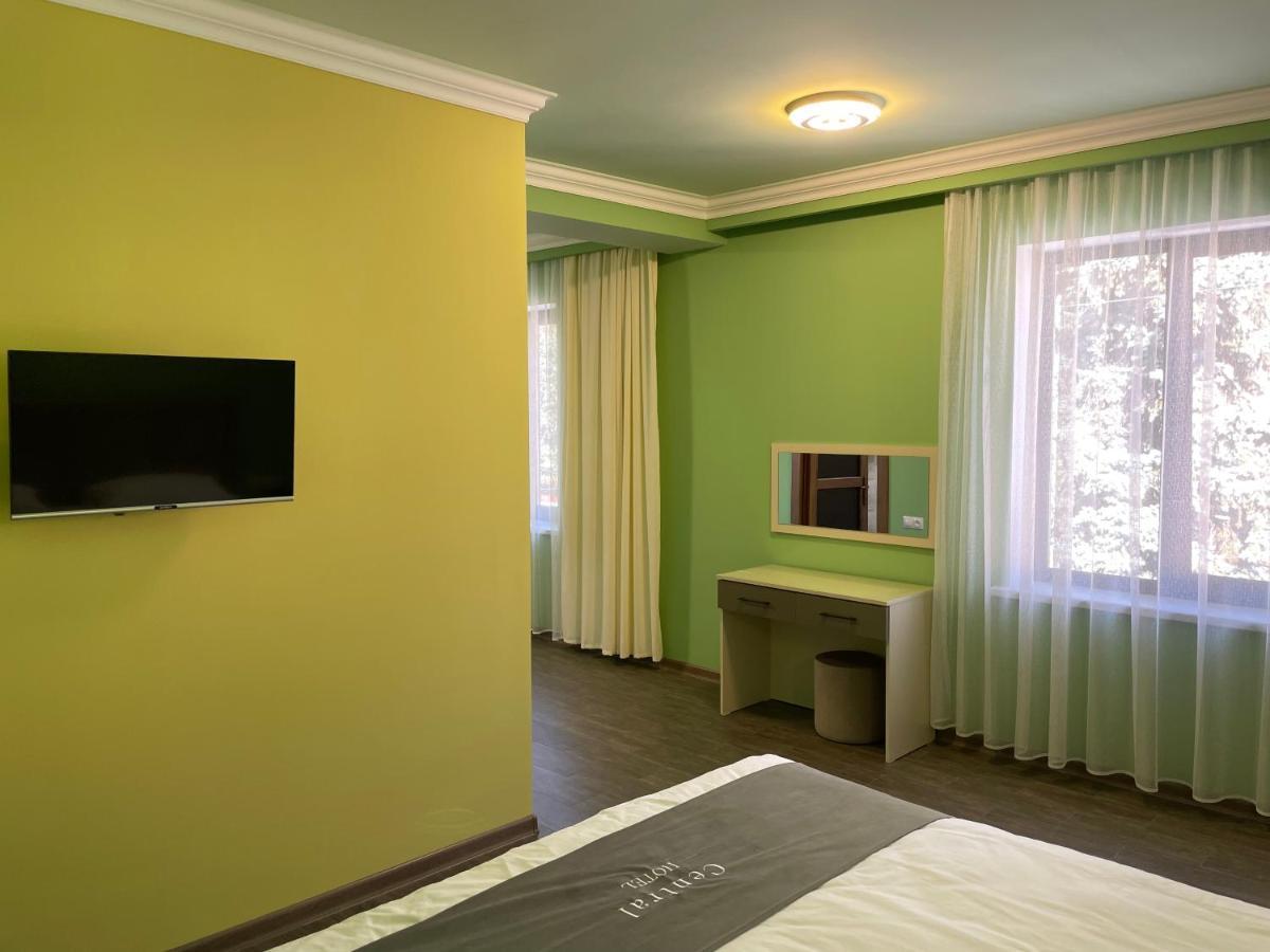 Central Hotel Гюмри Экстерьер фото