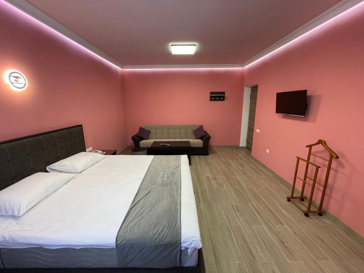 Central Hotel Гюмри Экстерьер фото