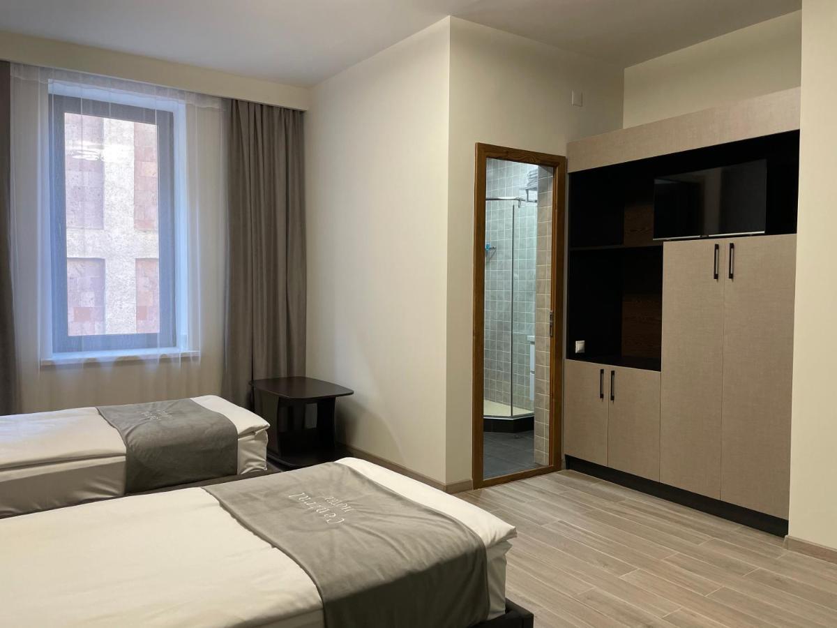 Central Hotel Гюмри Экстерьер фото