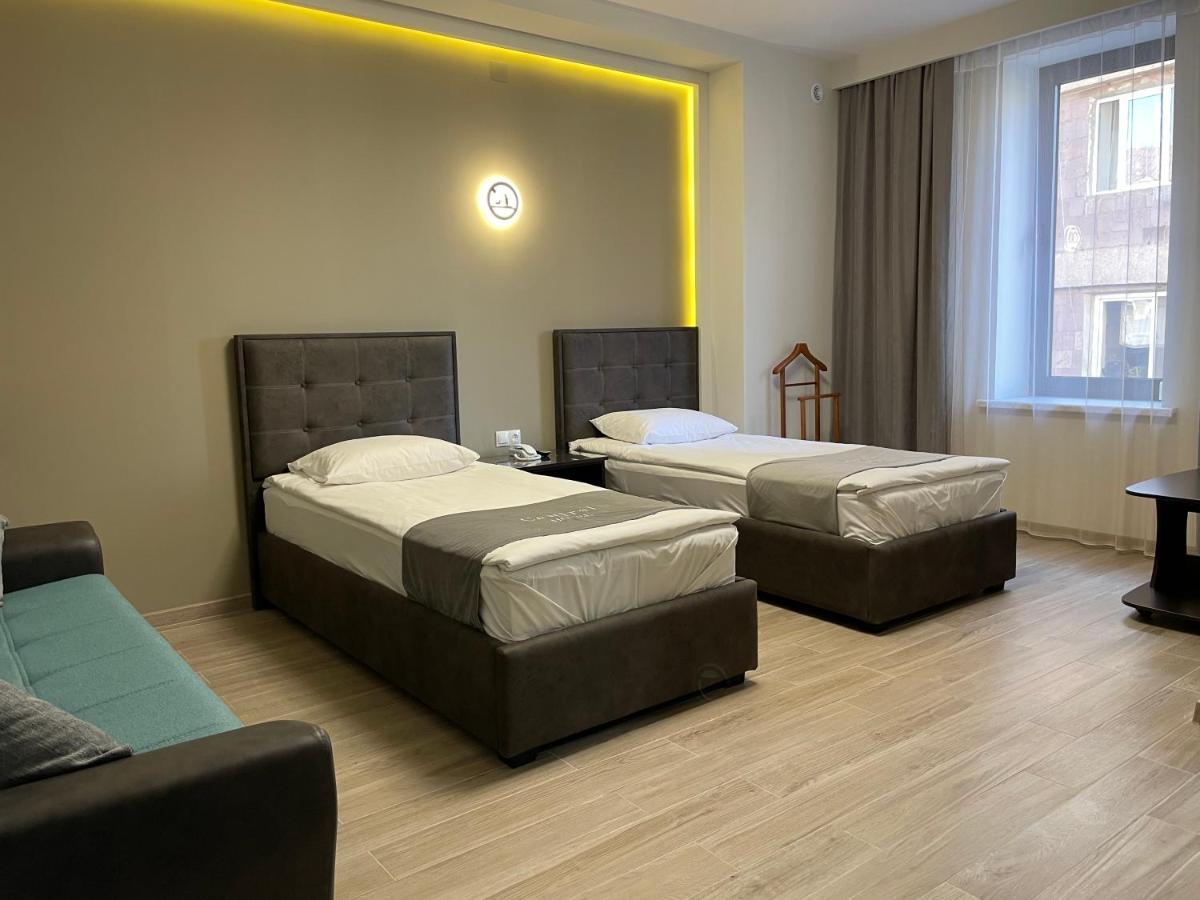 Central Hotel Гюмри Экстерьер фото