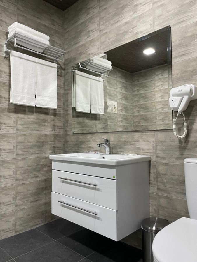 Central Hotel Гюмри Экстерьер фото