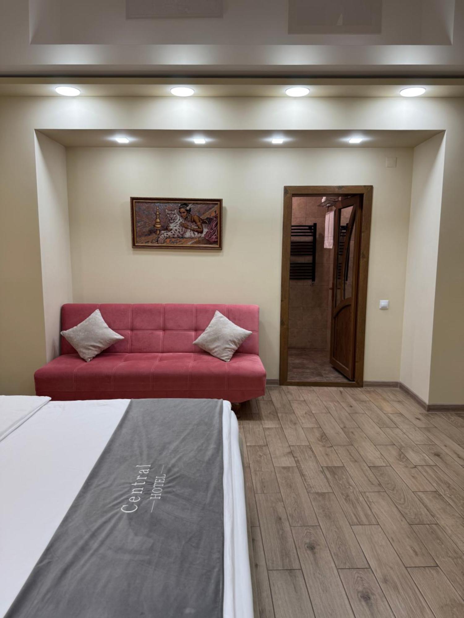 Central Hotel Гюмри Экстерьер фото